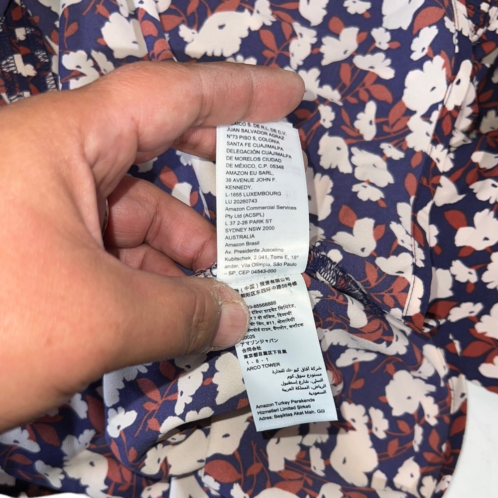 Lark and Ro floral printed blouse - Women's size XL- Blue/Brown/Cream - Picture 12 of 14